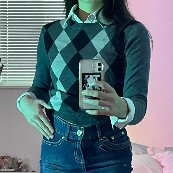 Grey and Black Cropped Sweater - Picture 2 of 2